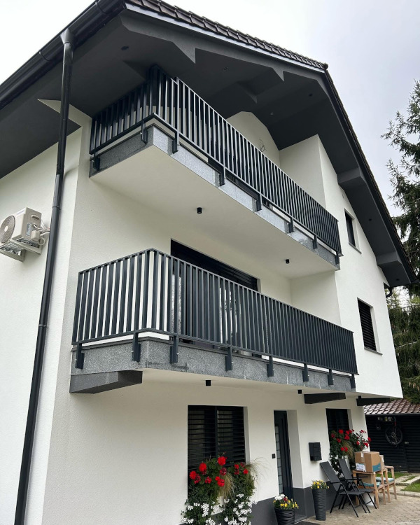Moderna balkonska ograja 6